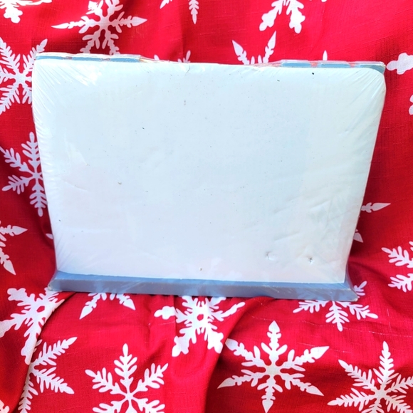 Melissa & Doug Hand Painted Solid Wood Frame Medieval Knights & Castle - Picture 2 of 3